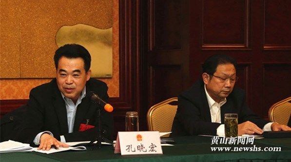 孔晓宏在参加黄山区驻军代表团审议《政府工作报告》时强调坚定不移贯彻发展新理念 不断开创黄山发展新局面 孔晓宏在参加黄山区驻军代表团审议《政府工作报告》时强调坚定不移贯彻发展新理念 不断开创黄山发展新局面