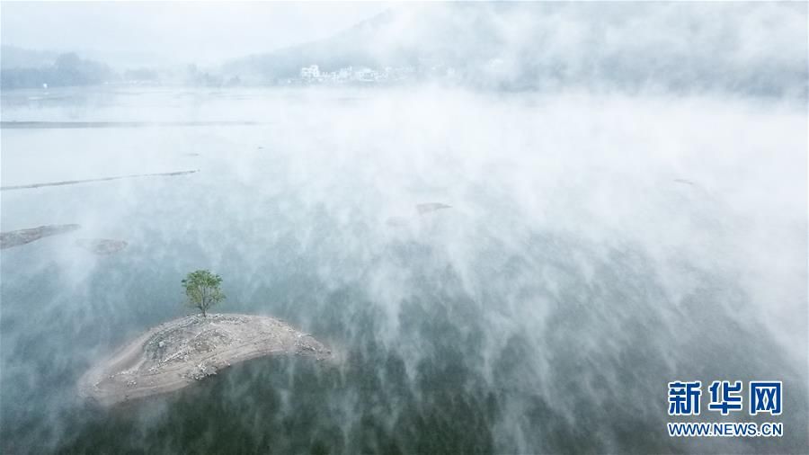皖南秋晨美如画