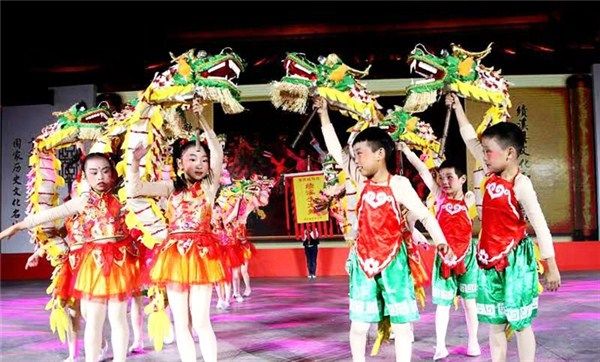 民俗之光“亮”起来