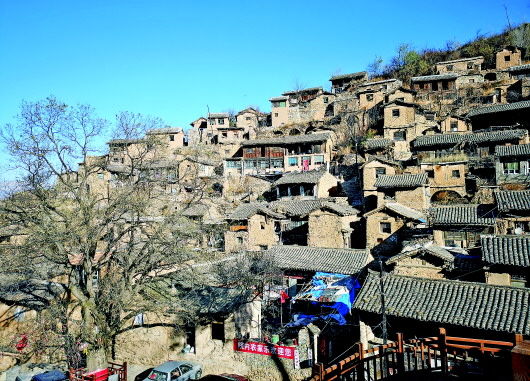 游客的“诗和远方”，古村的“路在何方”