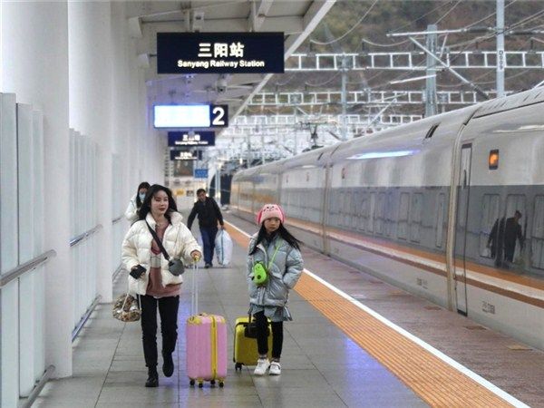黄杭高铁开通一周年 市民出行乐享舒适便捷