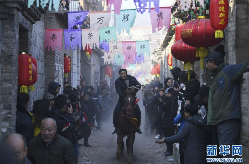 千年古村再现唐代“跑马排”
