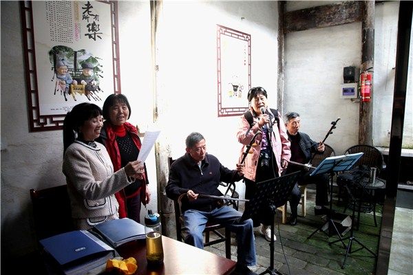 渔梁老街：琴声引客放歌喉