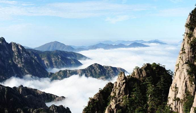 经济发展局（财政局）组织召开“新思想引领 黄山旅游再出发”解放思想大讨论干部职工座谈会