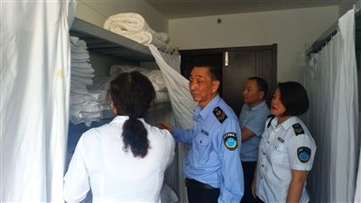 承诺，该如何兑现 ——黄山市公共场所卫生许可承诺履行情况扫描