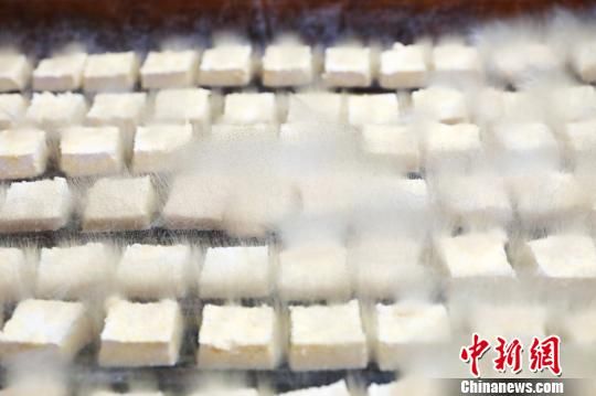 安徽黄山毛豆腐传承人：徽州味道传四方