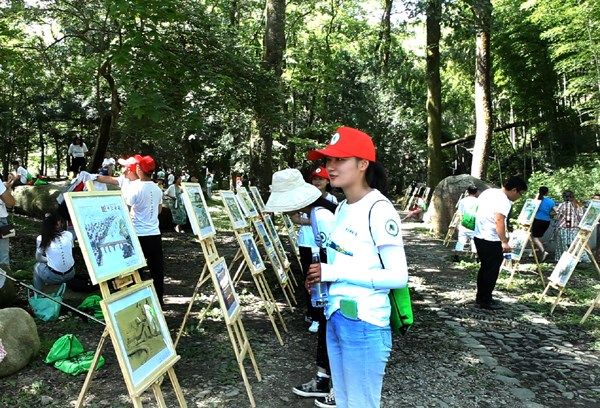 “手绘新安江”巡回展走进新安源