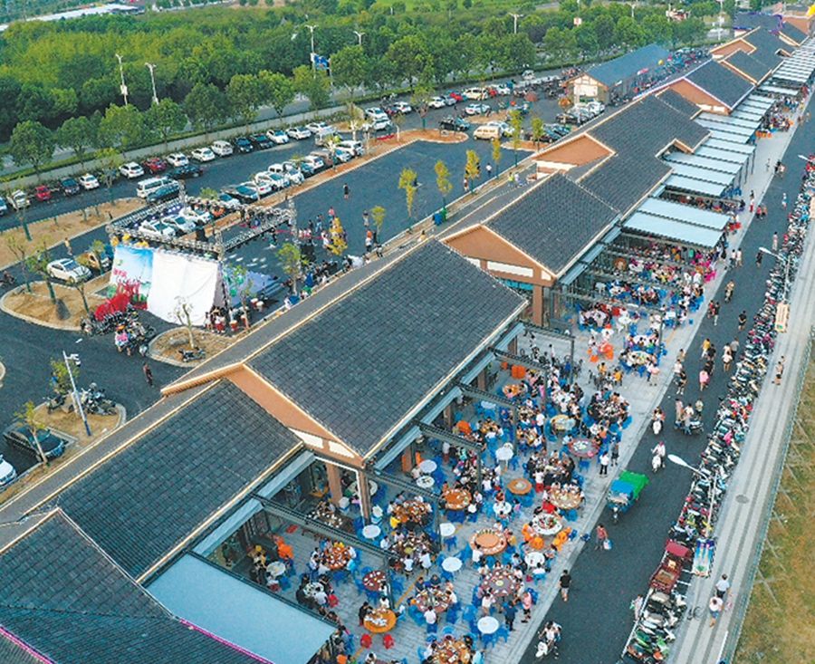 做强夜经济，应着眼消费升级，致力改善环境，提升内生动力——城市的灯光如何更璀璨