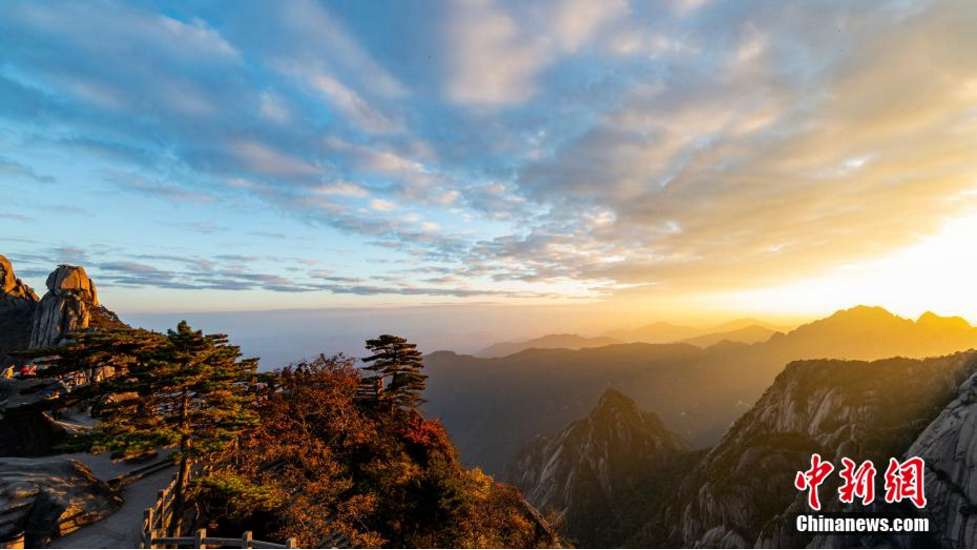 安徽黄山风景区进入秋色最佳观赏期