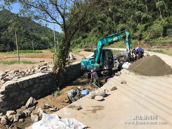 黟县西递镇：提速灾后重建 实现温暖过冬