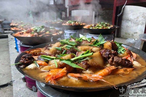 一周两场古稀宴 三阳敬老带动“全域爱”