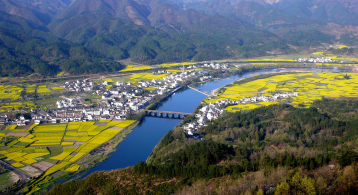 齐云山：碧水清波 花开云阔