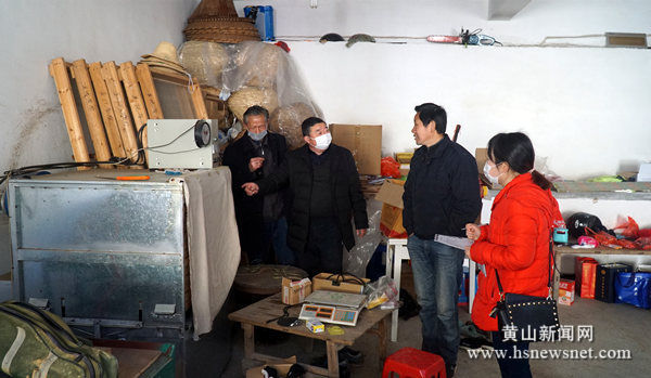 黄山区龙门乡：农技志愿者助力茶乡生产