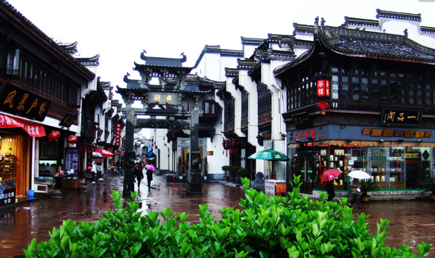 屯溪区文化旅游体育局开展清明节前市场安全检查