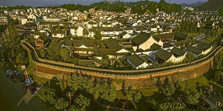 黄山市举办“主播”带你游歙县  观看人次5210.4万