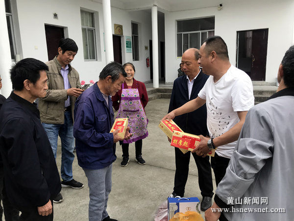 黟县西递镇：以德润村 弘扬文明乡风