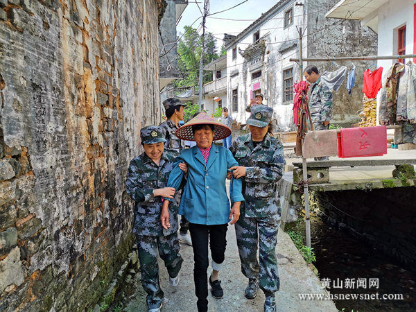 ​歙县坑口乡：防汛演练展迷彩风采