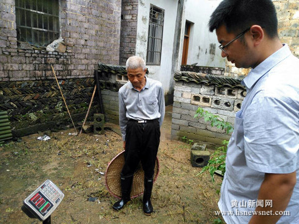 黟县西递镇：农户理赔不用忙  “一个电话”全程帮