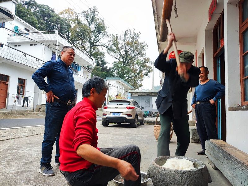 板桥乡：农历十月半 糍粑香飘飘