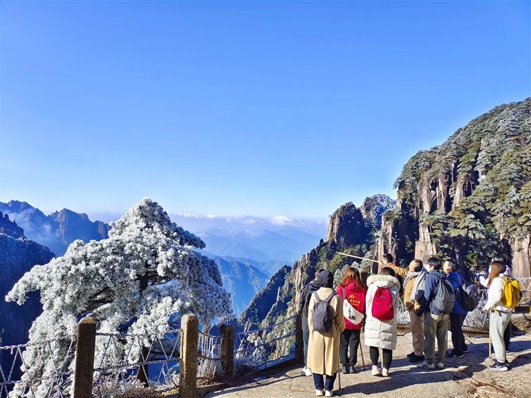 绝美雾凇现黄山