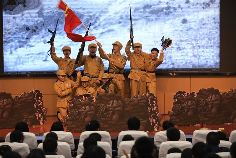 情景剧中学党史