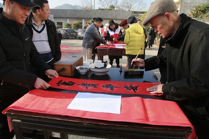 祁门县祁山镇：送“文化礼物”惠民生工程