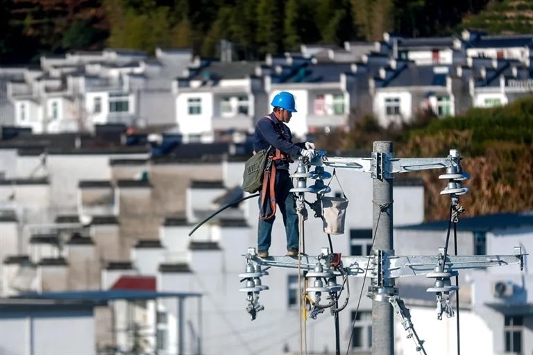 保障冬季用电 助力项目建设