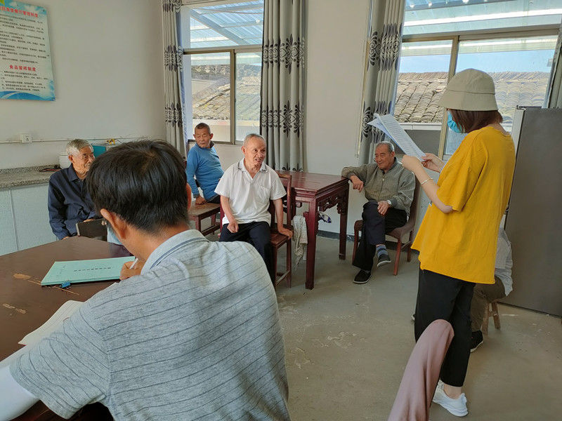 黟县西递镇：宣传走进敬老院 挂上消防“平安符”