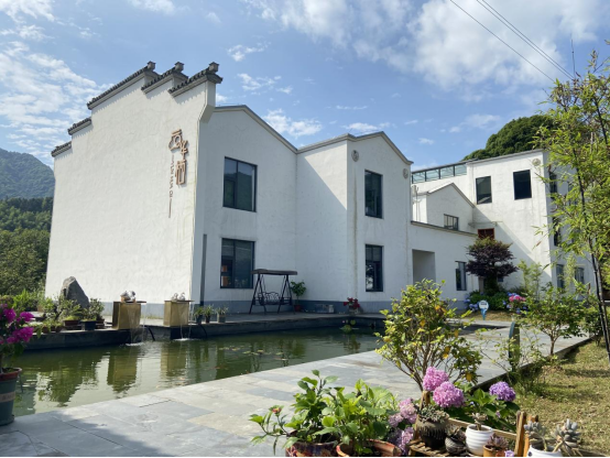 黄山区焦村镇：老屋变新房 田园生活引客来