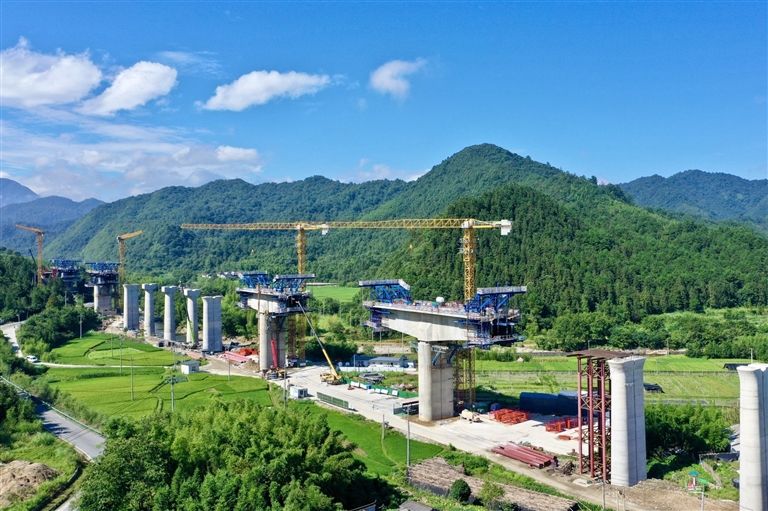 池黄铁路黄山段建设有序推进