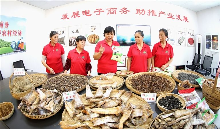 “新农人”成了致富带头人