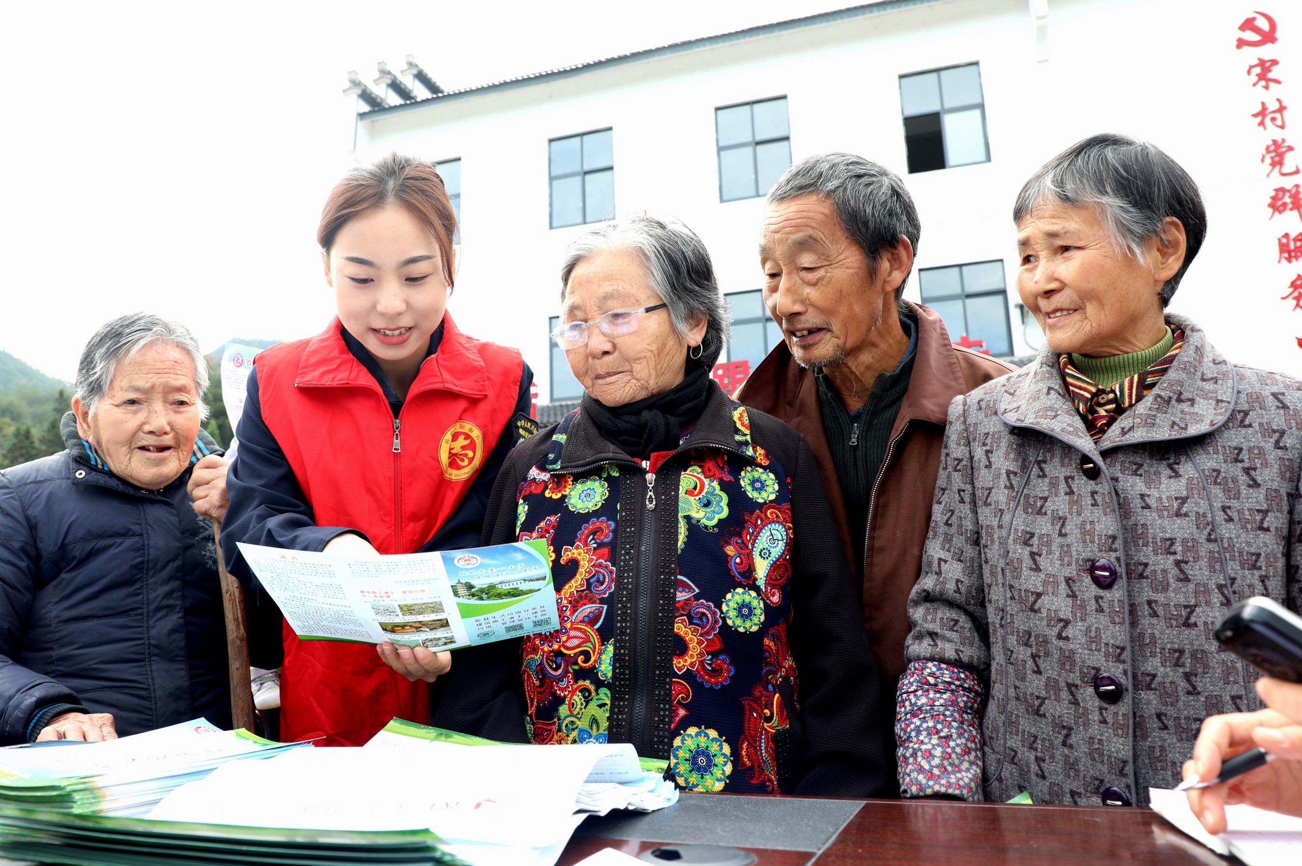 歙县：政策解读深山行