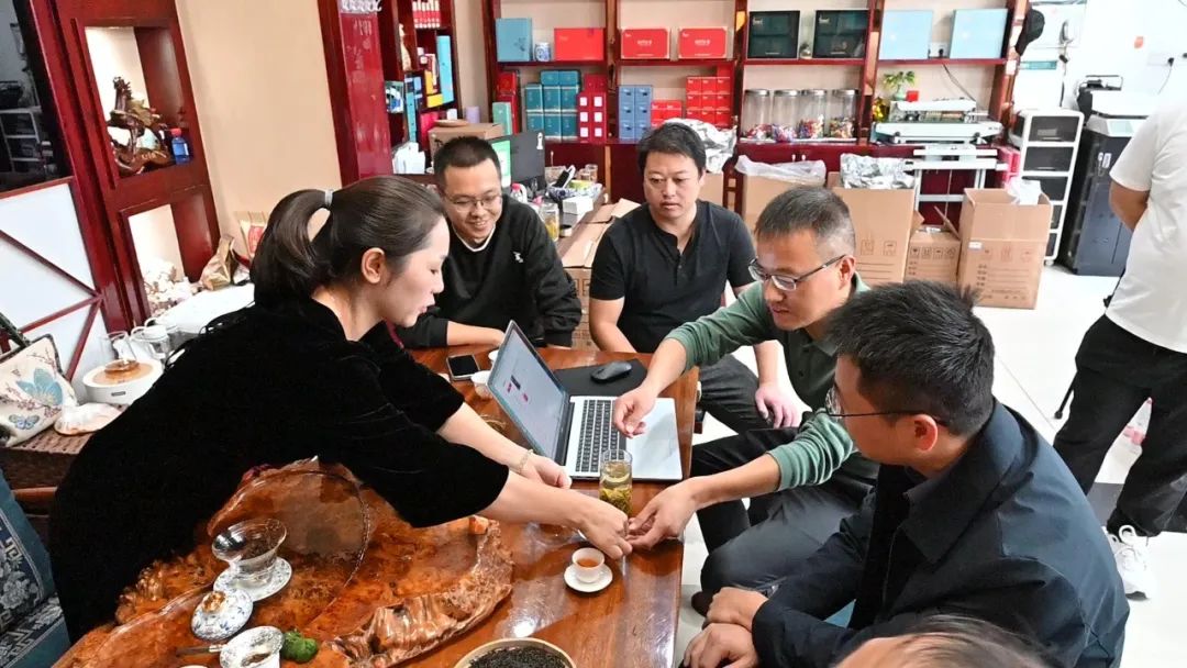祁门县：线上直播带货 助力茶叶销售