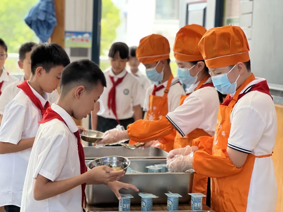 屯溪区：牢牢守护师生“舌尖上的安全”