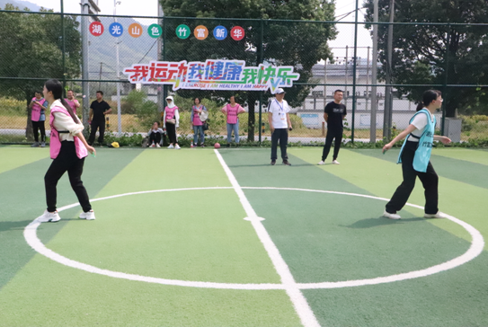 黄山区新华乡：暖民心行动绘就最幸福笑容