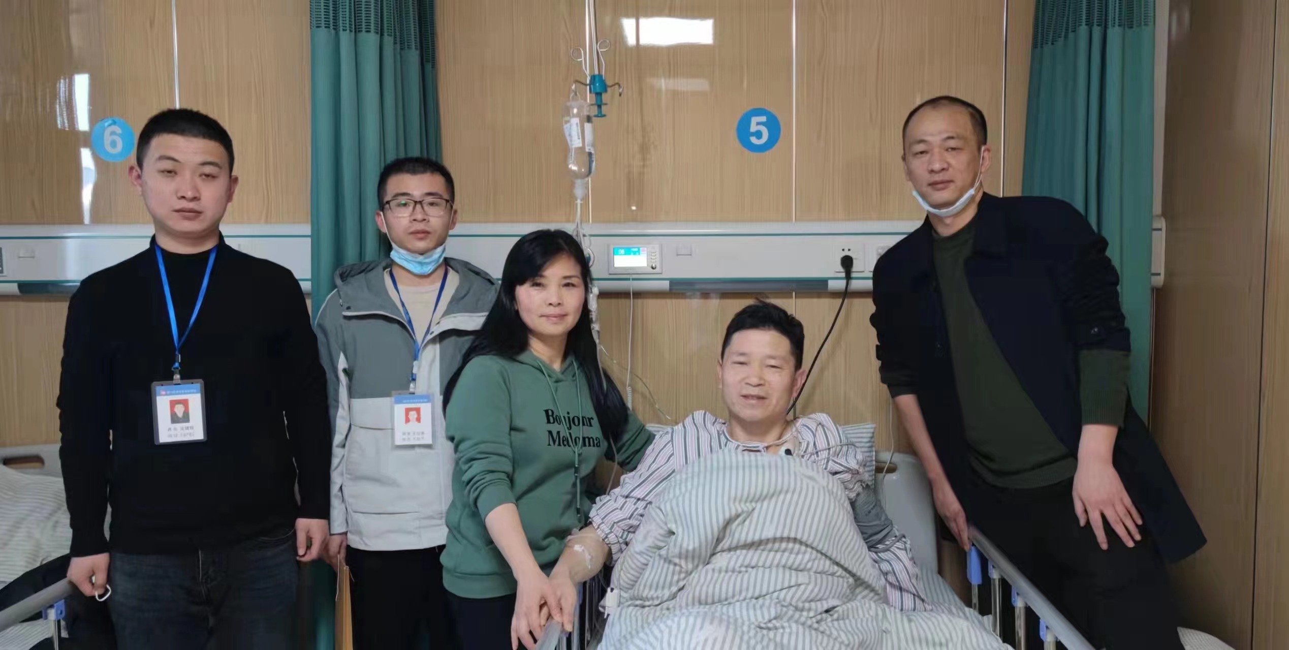 祁门县：群众需求无小事 上门服务暖人心