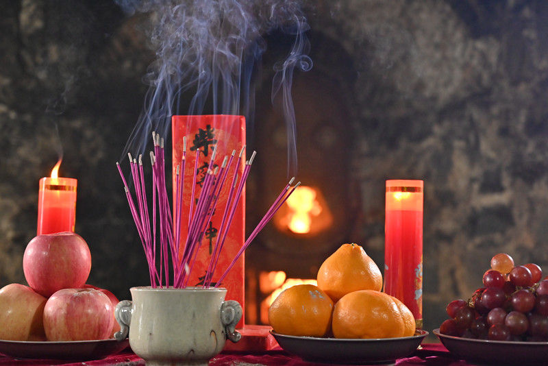 祁门：祭拜窑神 古柴窑今年首次点火