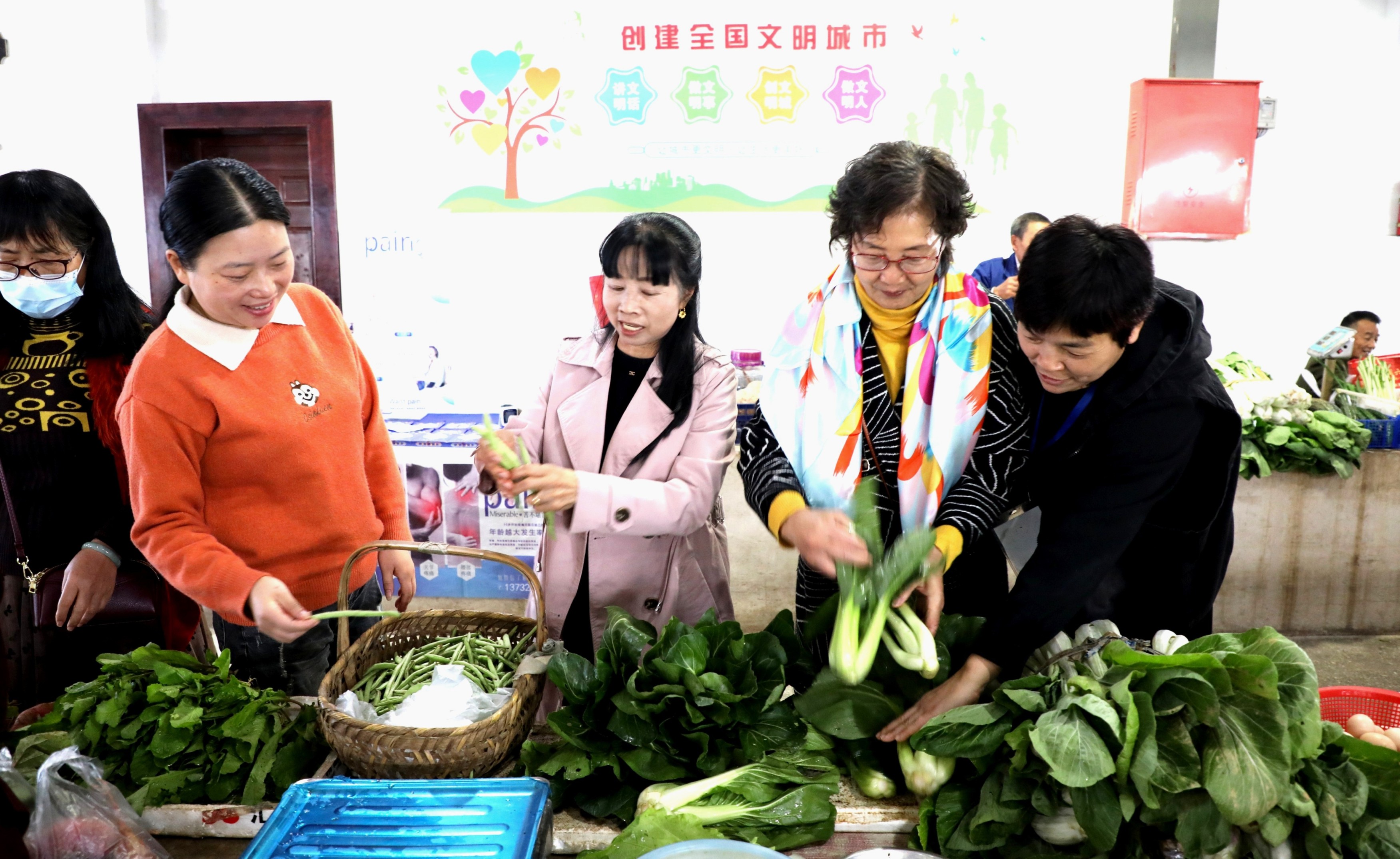 歙县：文明菜市秩序井然
