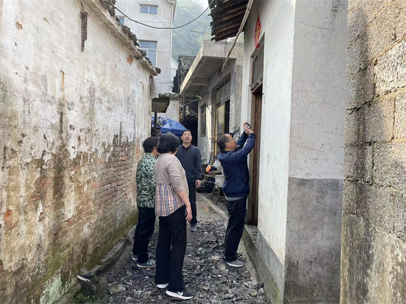 歙县森村乡：积极应对冰雹灾害为民撑起“保护伞”   