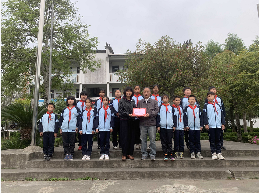 齐云山小学：聘请校外辅导员  为学校“双减”助力