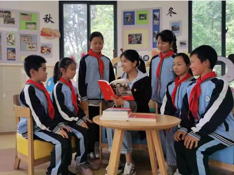 读红色经典 做有志少年——屯溪百鸟亭小学教育集团尤溪小学开展世界读书日主题活动