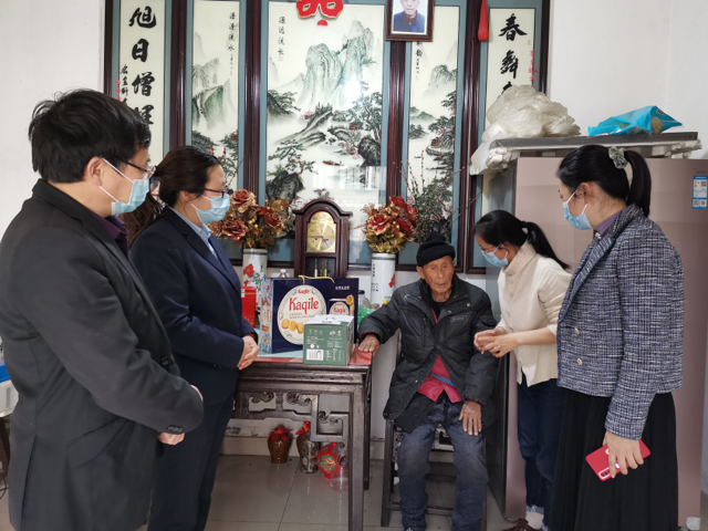 休宁县商山镇：上门服务情暖老兵