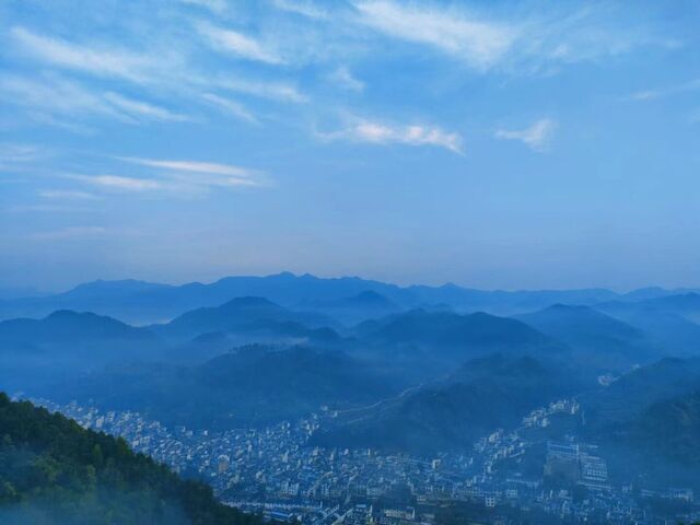 歙县霞坑镇：旭日东升，炎夏艳艳