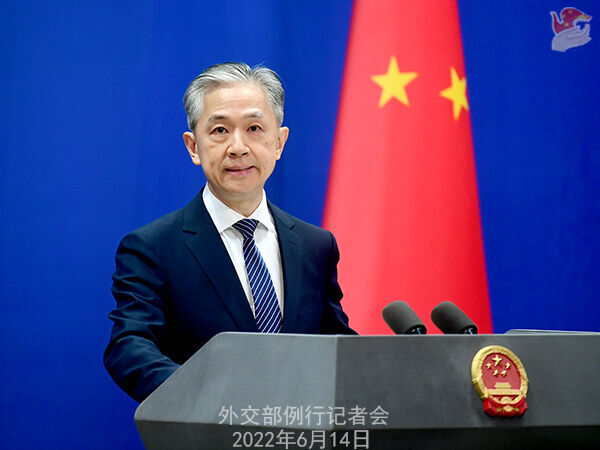 外交部:英国政府应该收回在人权问题上的傲慢和虚伪