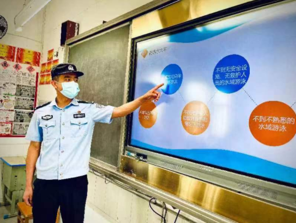 黟县：普法宣传“第一课” 护航成长“每一步”