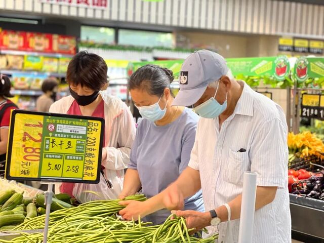 【暖民心 见行动】“惠民菜篮子” 让利更惠民