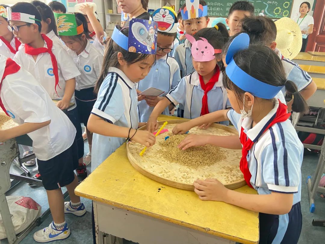 屯溪江南实验小学：快乐游园会 科普大闯关