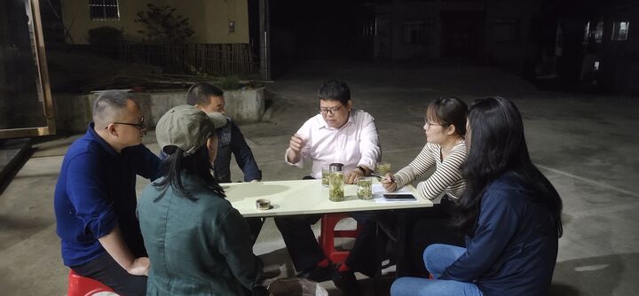 歙县岔口镇：“白+黑”工作法助力暖民心解难题
