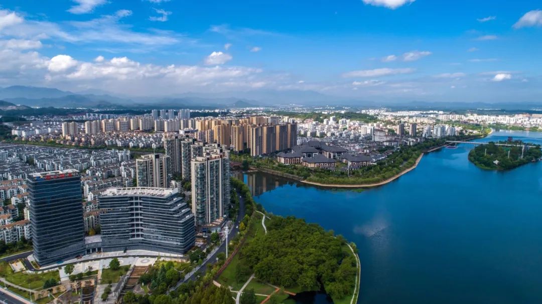 【聚焦全國(guó)標(biāo)桿 創(chuàng)建一流營(yíng)商環(huán)境】屯溪區(qū)辦好駐企“三件事” 全力以赴穩(wěn)工業(yè)