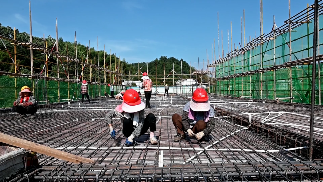 【高温下的坚守】建筑工人：汗水“筑”就城市之美